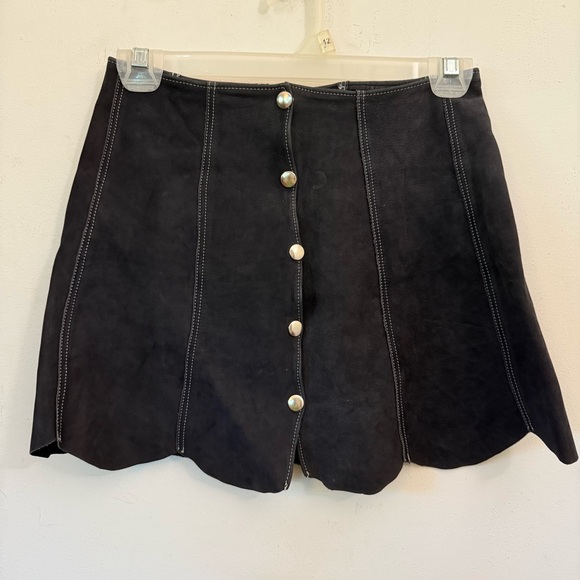 Vintage Black 100% Suede Button-Front Scallop Skirt XS - Picture 1 of 4